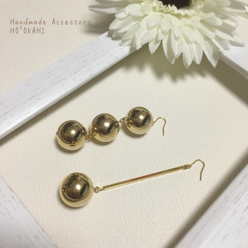 アシンメトリー メタリックボール ピアス/イヤリング【2color】 ピアス