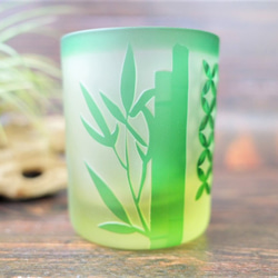 竹と七宝文様 緑のショットグラス（ぐい呑み・おちょこ） 2枚目の画像