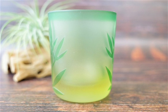 竹と七宝文様 緑のショットグラス（ぐい呑み・おちょこ） 6枚目の画像