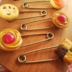 パンケーキ・クッキー・ホイップのストールピン 2枚目の画像