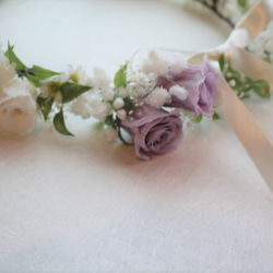【受注制作品】　プリザーブドフラワーの花冠　かすみ草と薔薇 4枚目の画像