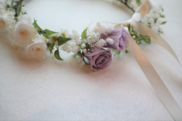 【受注制作品】　プリザーブドフラワーの花冠　かすみ草と薔薇 4枚目の画像