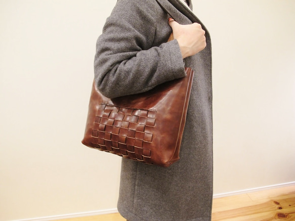 hand stitch + lattice pattern leather  tote bag 2枚目の画像