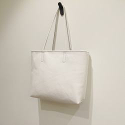 hand stitch + white leather tote bag 1枚目の画像