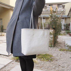 hand stitch + white leather tote bag 3枚目の画像