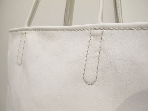 hand stitch + white leather tote bag 4枚目の画像