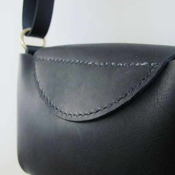 hand stitch + black leather shoulder bag 6枚目の画像