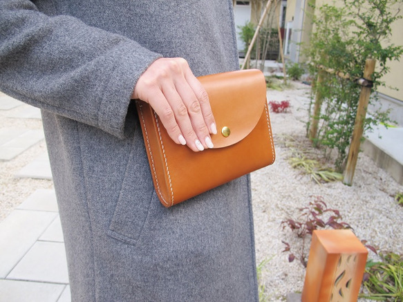 hand stitch + umber leather square clutch bag 3枚目の画像