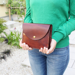 hand stitch + antique brown leather square clutch bag 2枚目の画像