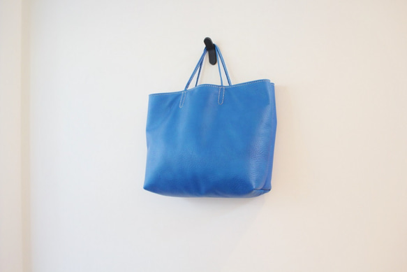 hand stitch + blue leather tote bag 1枚目の画像