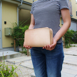 hand stitch + natural leather zip clutch bag 2枚目の画像