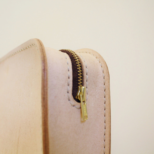 hand stitch + natural leather zip clutch bag 4枚目の画像