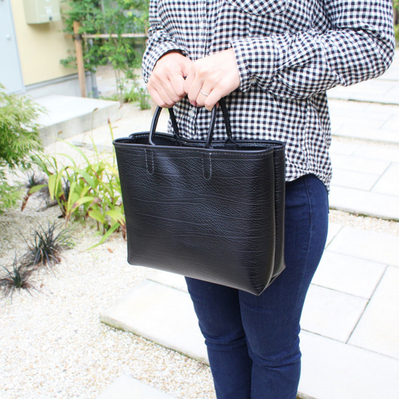 hand stitch + black grain leather tote bag 2枚目の画像