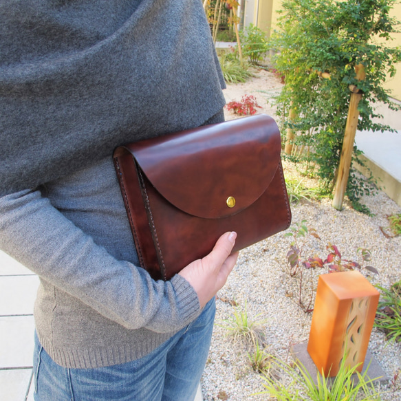 hand stitch + antique brown leather square clutch bag 4枚目の画像