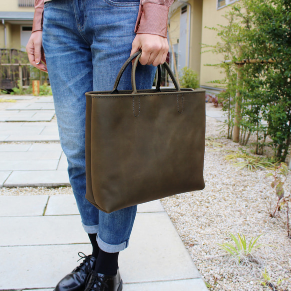 hand stitch + dark moss green leather tote bag 5枚目の画像