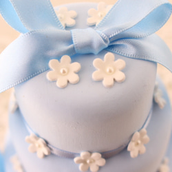 サムシングブルー、小花の３段ケーキ型リングピロー 4枚目の画像