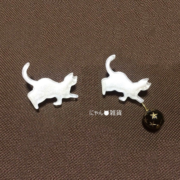 ブローチ　白猫　レジン 白猫 レジン ミニ ブローチ