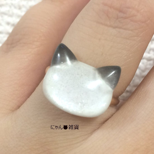 猫 レジン キラキラホログラム クリア猫ちゃん 指輪・リング
