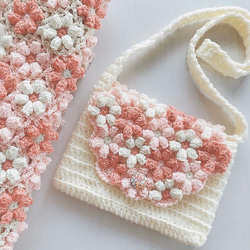 【受注製作】お花モチーフの手編みポシェット 1枚目の画像