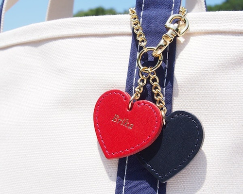 新作　最高級本革オーダーメイド　馬型チャーム ハート刺繍付き 名前入りで特別感♡バッグが華やぐイタリア革のバッグチャーム#レッド