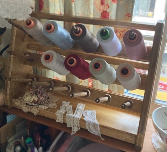 糸立てスタンド　コンパクト　業務用ミシン糸巻き専用