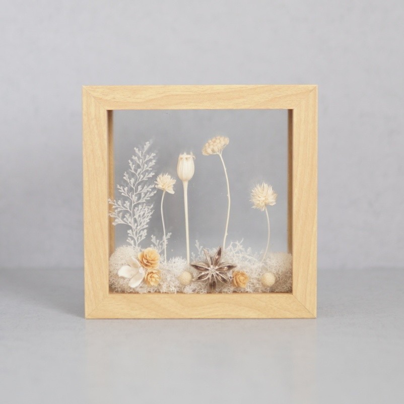 ガラスフレームの冬景色アレンジメント S