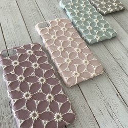 果子露色 ♡ 刺繡花瓣蕾絲 iPhone 手機殼 第2張的照片