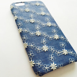 天藍色的花邊iPhone保護殼 第3張的照片