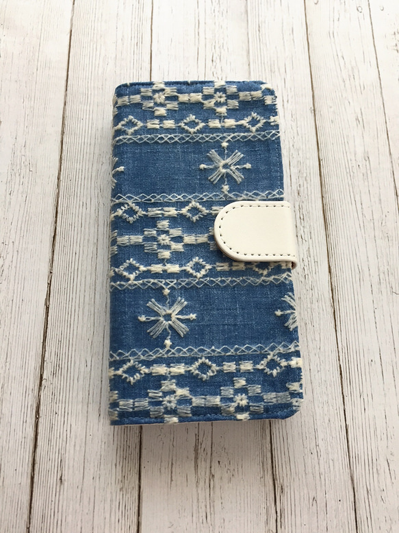 筆記本型靛藍刺繡蕾絲iPhone手機殼 第2張的照片