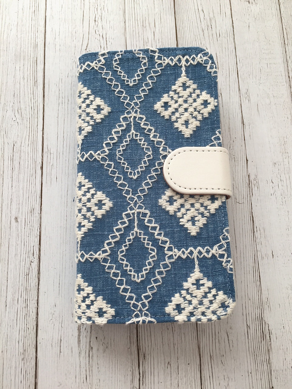 手帳型 ダイヤ刺繍レース iPhoneケース 2枚目の画像