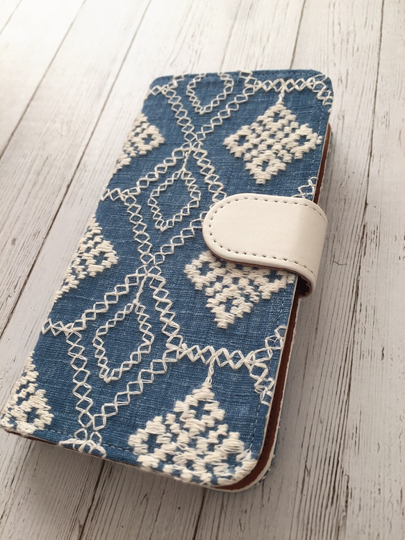 手帳型 ダイヤ刺繍レース iPhoneケース 3枚目の画像