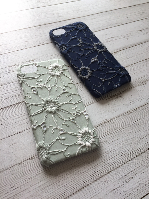 パステルグリーン残りわずか♡可憐なフラワー刺繍レース iPhoneケース 1枚目の画像