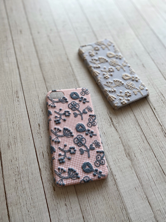野花和方格布紋iPhone手機殼 第4張的照片