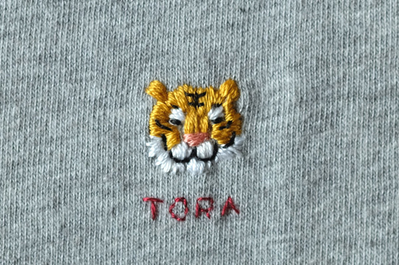 トラ刺しゅうTシャツ（メンズ） 2枚目の画像