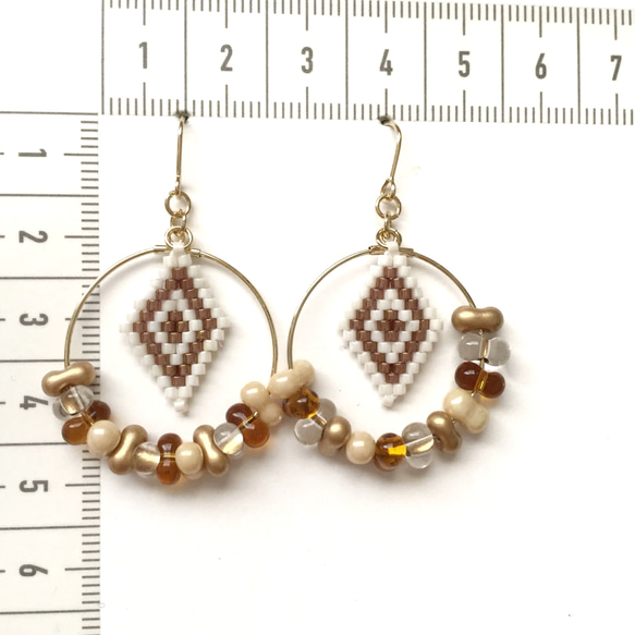 hoop × beads earrings（brown） 5枚目の画像