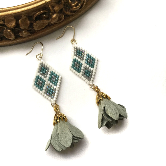 ♢flower × earrings♢（dusty mint green） 1枚目の画像