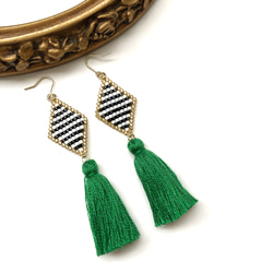 再販♡border × tassel earrings（green） 1枚目の画像