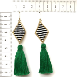 再販♡border × tassel earrings（green） 4枚目の画像