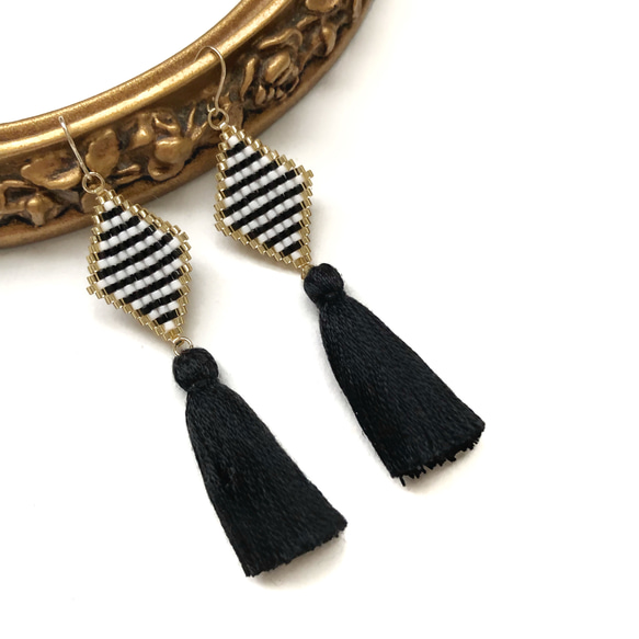 再販6♡ ◇tassel × border earrings◇(black) 1枚目の画像