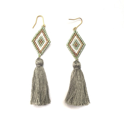 再販18♡ ◇tassel × earrings ◇（khaki） 2枚目の画像