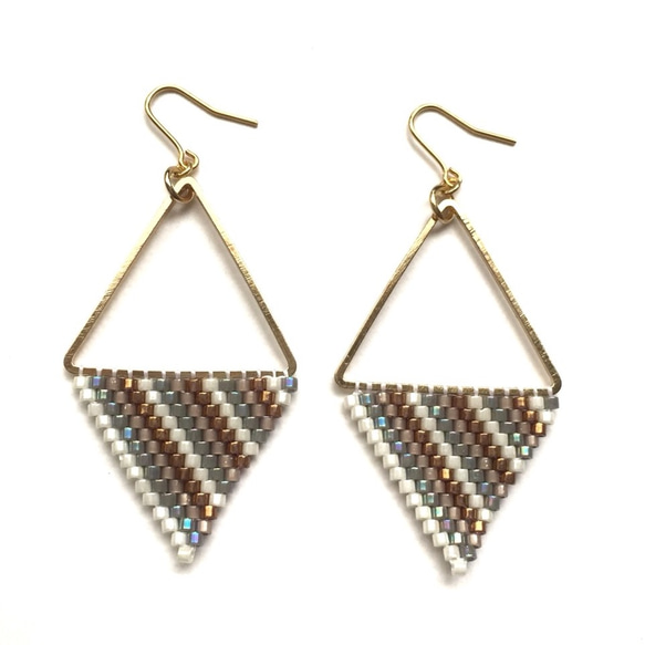 再販6♡ △triangle × earrings△（beige） 2枚目の画像