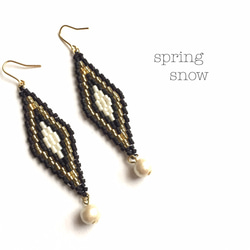 再販5♡ ♢beads  earrings♢（black） 1枚目の画像