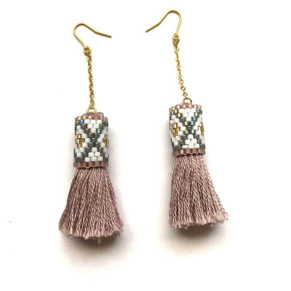 再販3♡ tassel × earrings（pink beige） 2枚目の画像