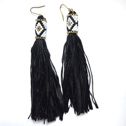 【sold out】tassel × earrings (black) 2枚目の画像