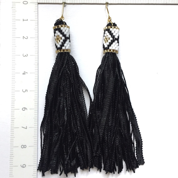 【sold out】tassel × earrings (black) 3枚目の画像