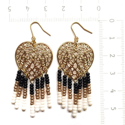 heart × fringe earrings（black） 3枚目の画像