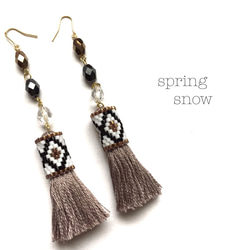 tassel × earrings（charcoal grey） 1枚目の画像