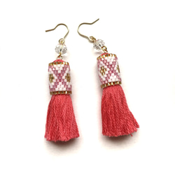 NEW♡tassel × earrings（coral） 2枚目の画像