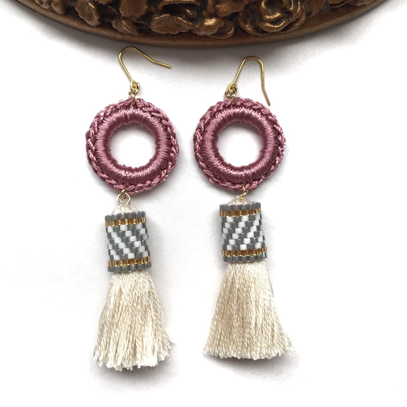 tassel × earrings（pink gray） 3枚目の画像