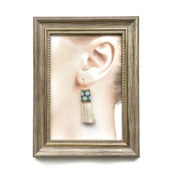 flower × tassel earrings（emerald green） 2枚目の画像